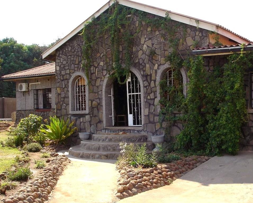 The Stone Guest House Livingstone Exterior foto